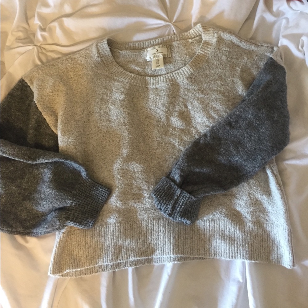 Thin sweater